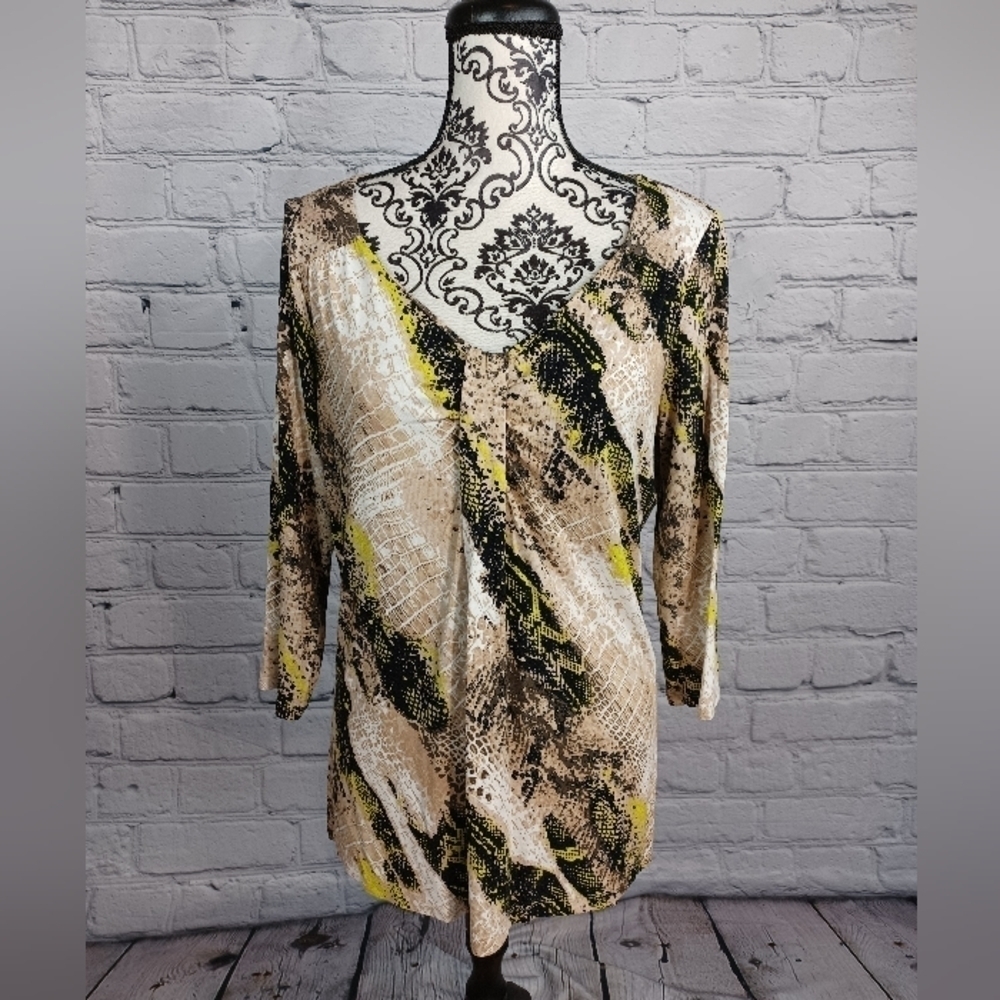 Dana Buchman women's long sleeve stretch knit animal print size medium top b22